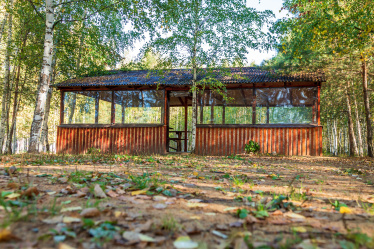 Гостевая территория №1 с большой открытой беседкой